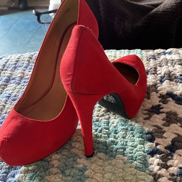 Size 6 Red High heels - Picture 2 of 2
